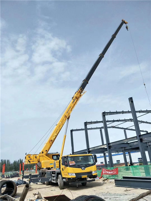 龙口市超高层建筑钢结构吊装案例